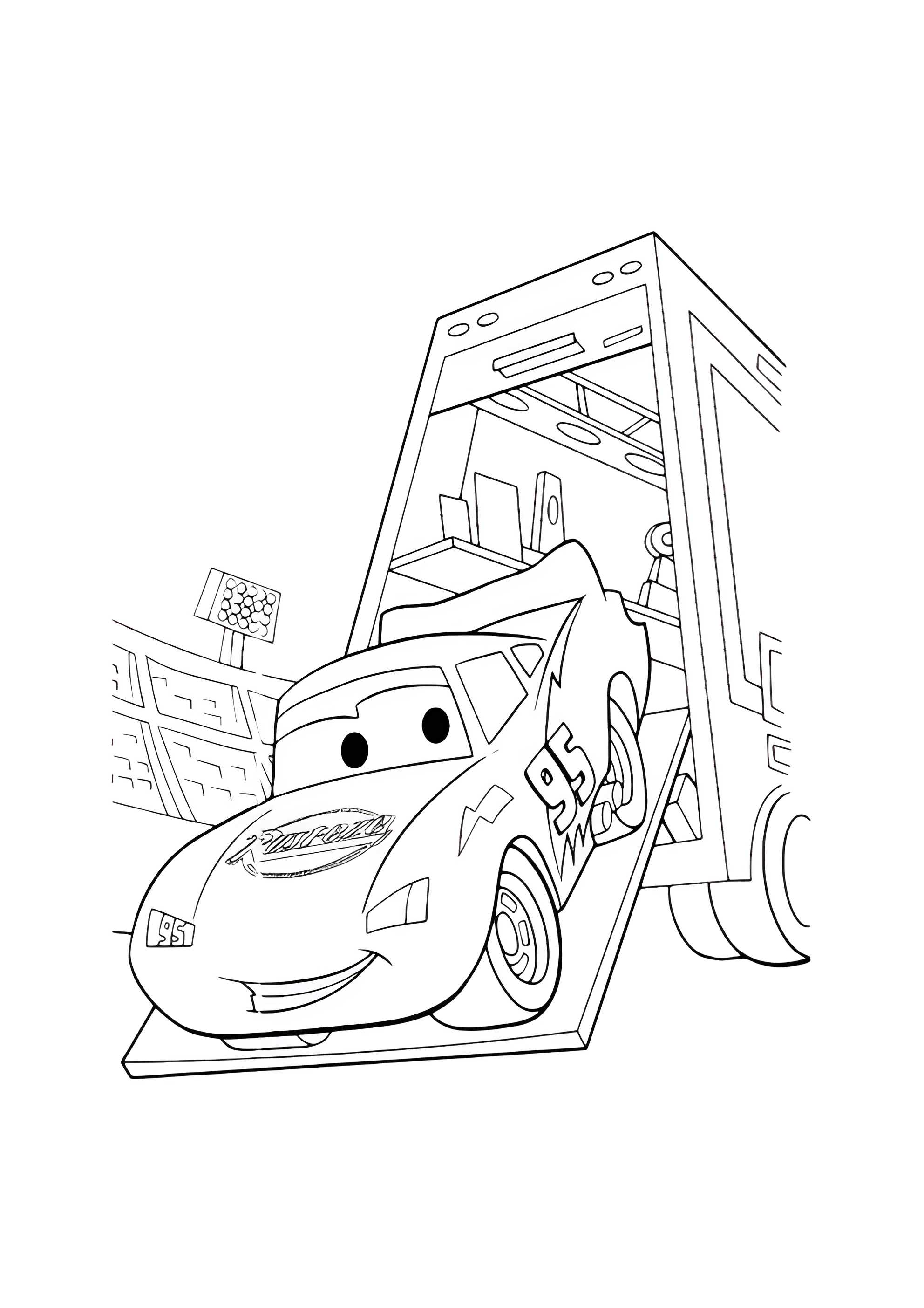 Раскраска МакКуин выезжает из грузовика